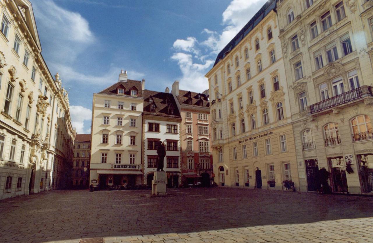 1st Apartament *
